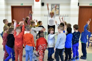 Na zdjęciu dzieci w czasie zajęć.