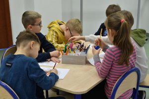 Na zdjęciu dzieci w czasie zajęć.