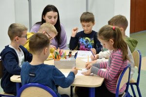 Na zdjęciu dzieci w czasie zajęć.