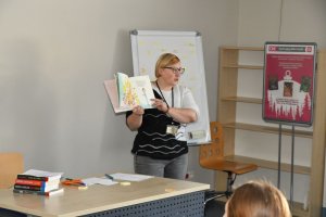 Na zdjęciu młodzież w czasie zajęć.