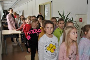 Na zdjęciu dzieci w czasie zajęć.