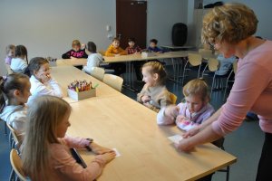 Na zdjęciu dzieci w czasie zajęć.