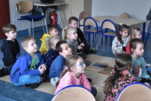 Na zdjęciu dzieci w czasie zajęć.