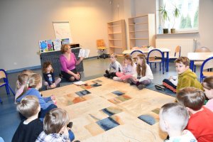 Na zdjęciu dzieci w czasie zajęć.