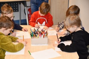 Na zdjęciu dzieci w czasie zajęć.