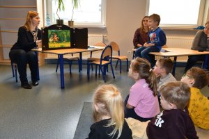 Na zdjęciu dzieci w czasie zajęć.