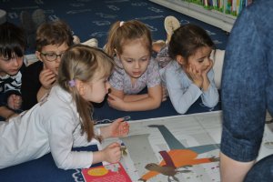 Na zdjęciu dzieci w czasie zajęć.