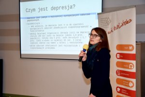 Na zdjęciu wykładowca.