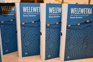 Na zdjęciu zdjęciu książki autorki