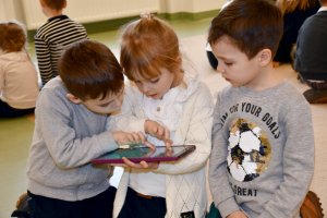 Na zdjęciu dzieci w czasie zajęć.