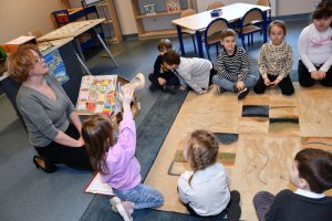 Na zdjęciu dzieci w czasie zajęć.