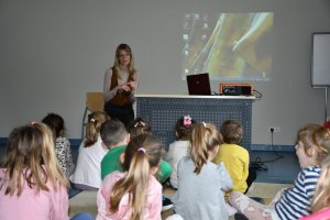 Na zdjęciu dzieci w czasie zajęć.