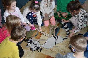 Na zdjęciu dzieci w czasie zajęć.