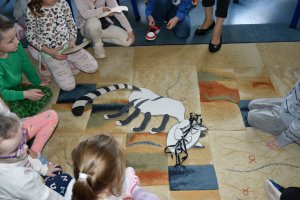 Na zdjęciu dzieci w czasie zajęć.