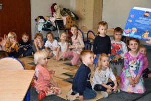 Na zdjęciu dzieci w czasie zajęć.