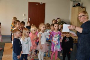 Na zdjęciu dzieci w czasie zajęć.