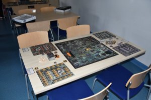 Na zdjęciu uczestnicy Wielkiego Boju Planszówkowego.