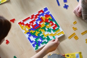 Na zdjęciu uczestnicy Wielkiego Boju Planszówkowego.