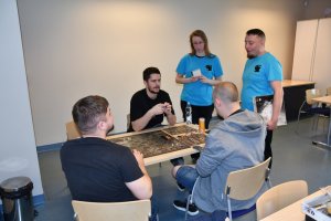 Na zdjęciu uczestnicy Wielkiego Boju Planszówkowego.