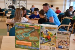 Na zdjęciu uczestnicy Wielkiego Boju Planszówkowego.