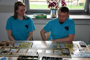 Na zdjęciu uczestnicy Wielkiego Boju Planszówkowego.