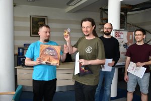 Na zdjęciu uczestnicy Wielkiego Boju Planszówkowego.