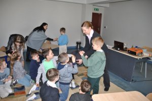 Na zdjęciu dzieci w czasie zajęć.