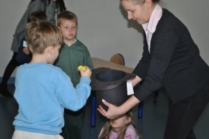 Na zdjęciu dzieci w czasie zajęć.