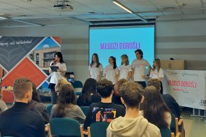 Uczniowie liceum Żeromskiego.