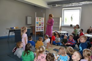 Na zdjęciu dzieci w czasie zajęć.