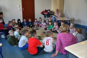 Na zdjęciu dzieci w czasie zajęć.