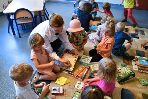 Na zdjęciu dzieci w czasie zajęć.