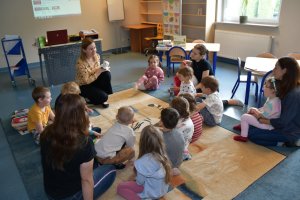 Na zdjęciu dzieci w czasie zajęć.