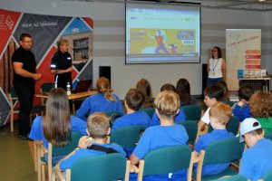 Na zdjęciu policjanci.