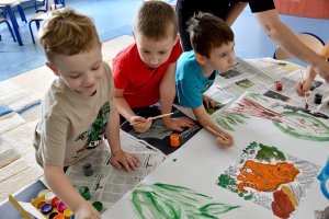 Na zdjęciu dzieci w czasie zajęć.