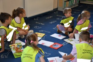 Na zdjęciu dzieci w czasie zajęć.