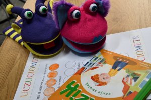 Na zdjęciu Bibliuś i Woluminka.