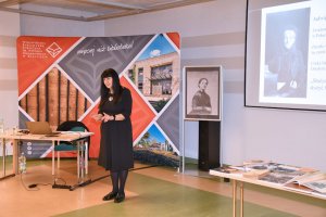 Na zdjęciu prowadząca spotkanie.