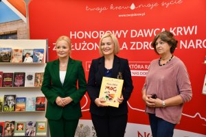 Marszałek Renata Janik i dyrektor biblioteki Agnieszka Kuś