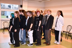 Na zdjęciu aktorzy biorący udział w wystąpieniu.