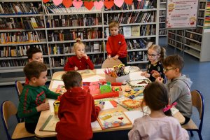 Na zdjęciu dzieci w czasie zajęć.