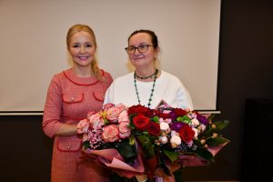 Na zdjęciu dyrektor biblioteki Agniezka Kuś