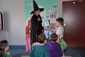 Na zdjęciu dzieci w czasie zajęć.