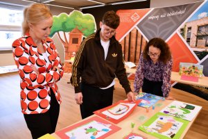 Na zdjęciu członkowie komisji konkursowej.