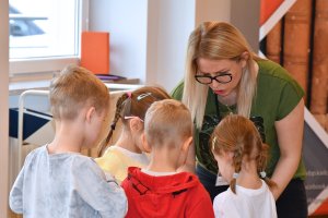 Na zdjęciu dzieci w czasie zajęć.