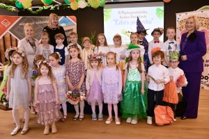 Na zdjęciu dzieci biorace udział w konkursie