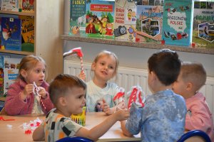 Na zdjęciu dzieci w czasie zajęć