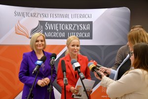 Na zdjęciu dyrektor biblioteki