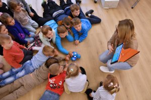 Na zdjęciu dzieci w czasie zajęć