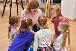 Na zdjęciu dzieci w czasie zajęć